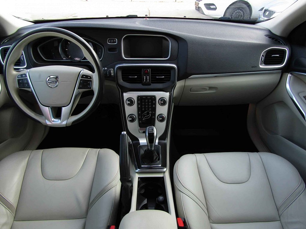Volvo V40 2.0 D2 