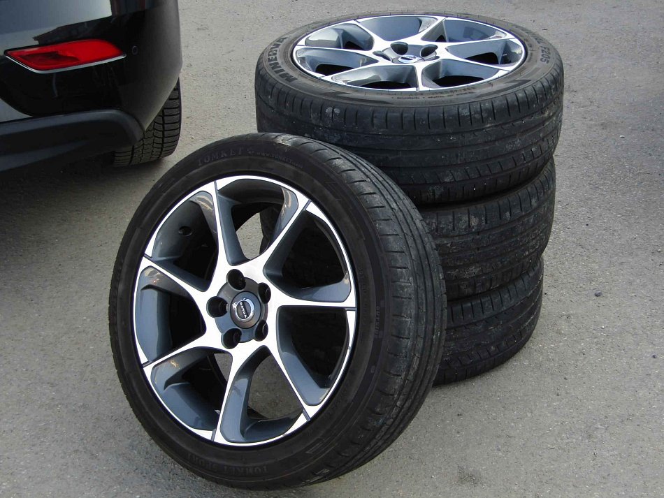 Volvo V40 2.0 D2 