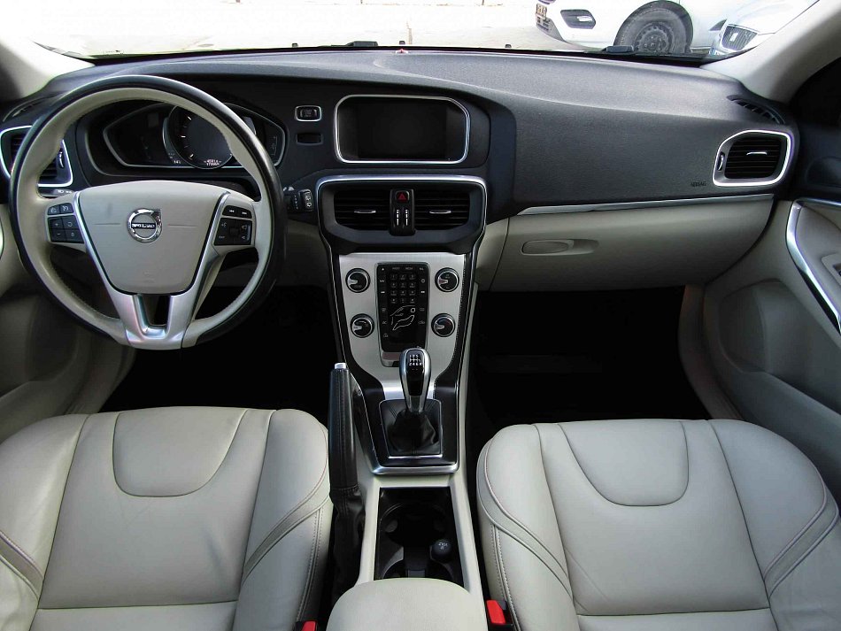 Volvo V40 2.0 D2 