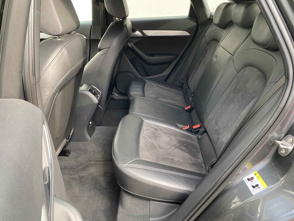 Audi Q3 2.0 TDi S-line quattro