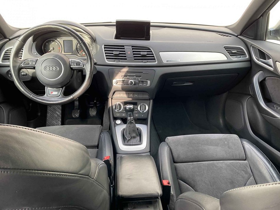 Audi Q3 2.0 TDi S-line quattro