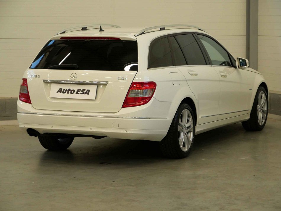 Mercedes-Benz Třída C 1.8 CGi Avantgarde C 180