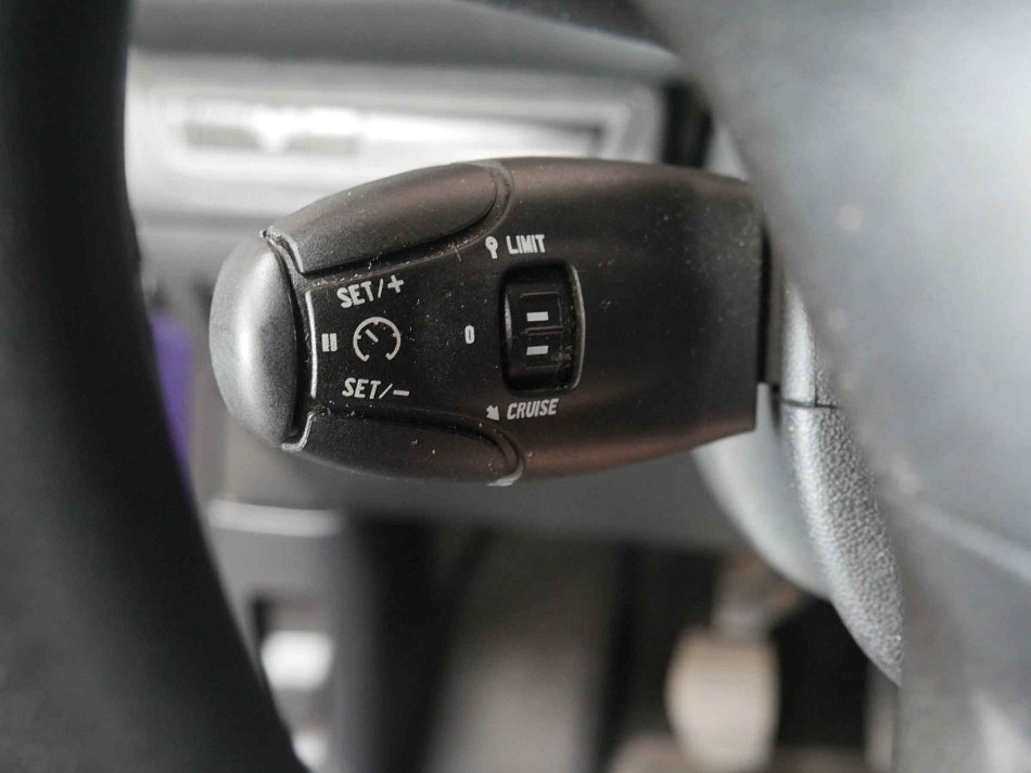 Peugeot 208 1.2 PT 