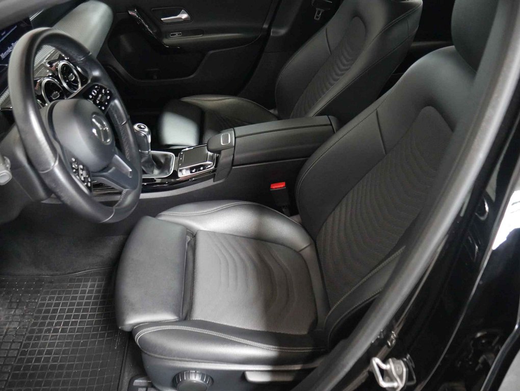 Mercedes-Benz Třída A 1.3i 
