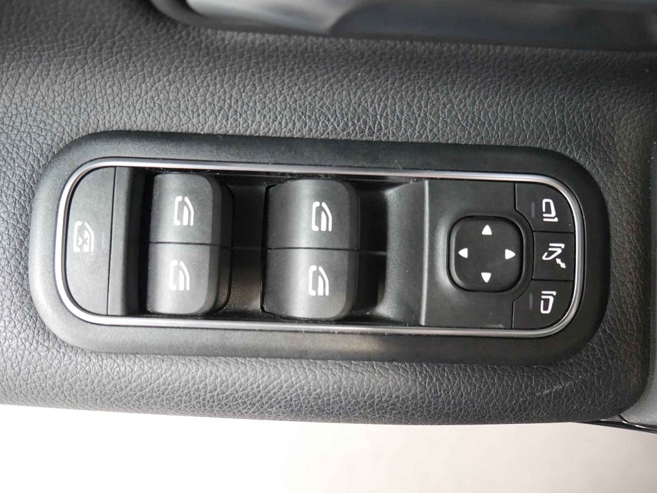 Mercedes-Benz Třída A 1.3i 
