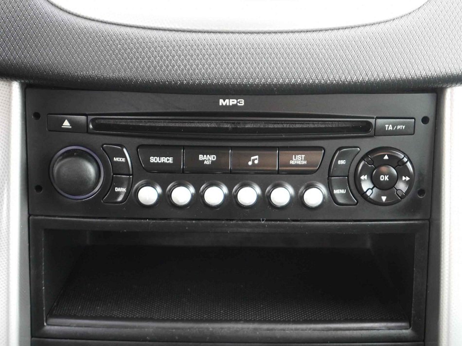 Peugeot 207 1.6i 