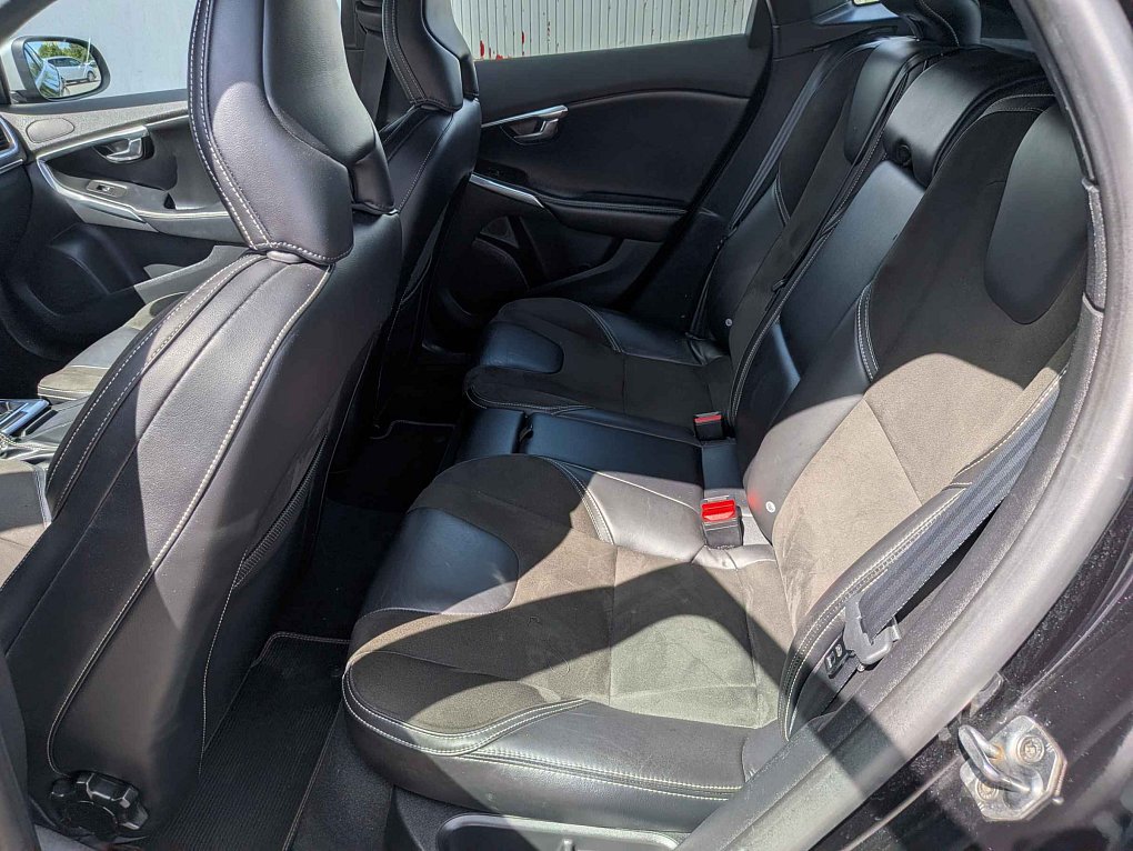 Volvo V40 2.0 D2 R-design