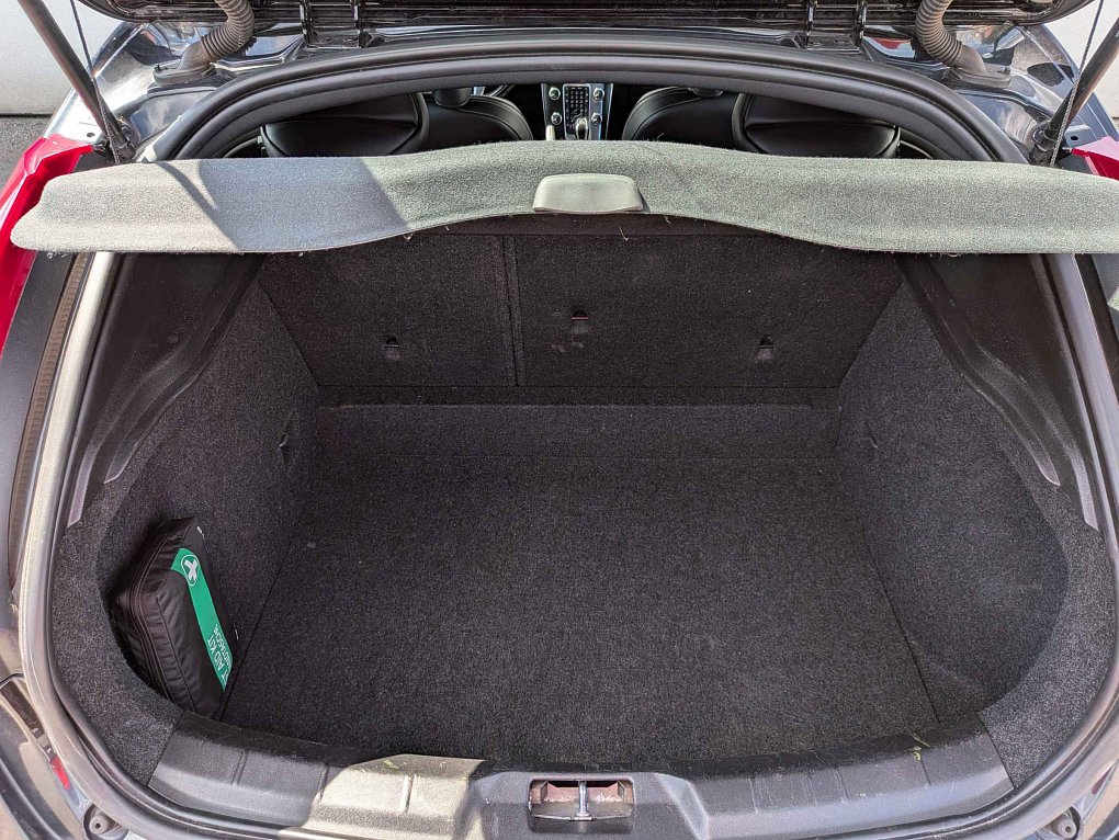 Volvo V40 2.0 D2 R-design