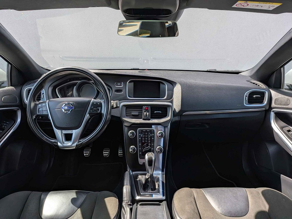 Volvo V40 2.0 D2 R-design