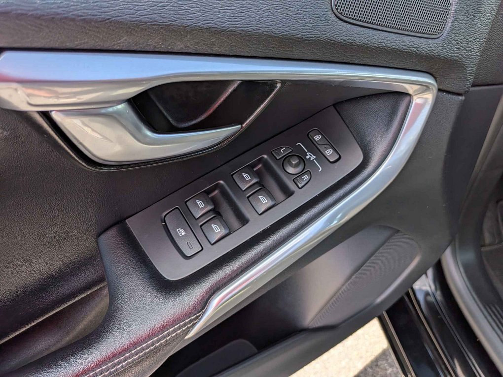 Volvo V40 2.0 D2 R-design