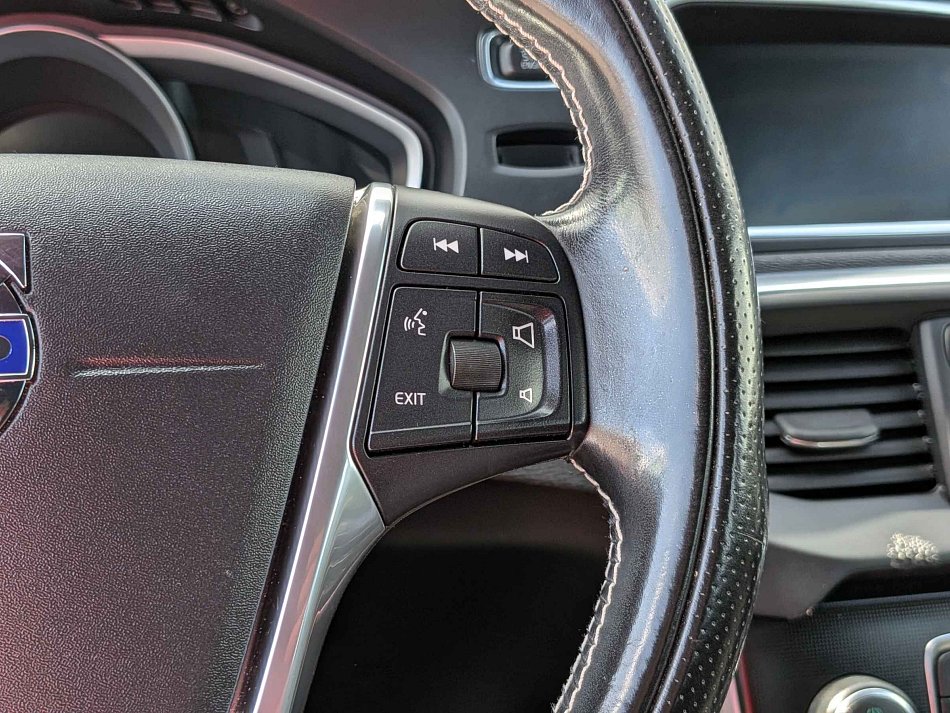 Volvo V40 2.0 D2 R-design