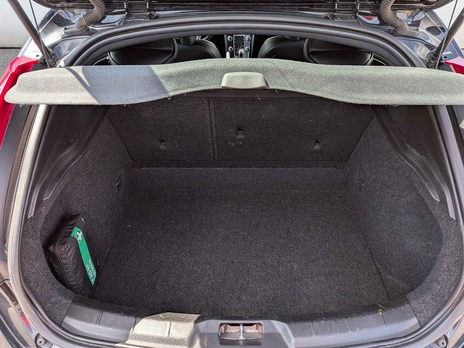 Volvo V40 2.0 D2 R-design