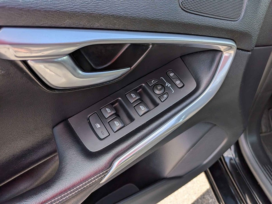 Volvo V40 2.0 D2 R-design