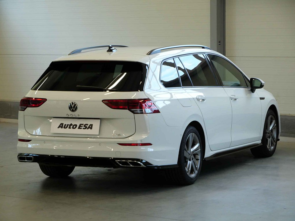 Volkswagen Golf 1.5TSI R-Line