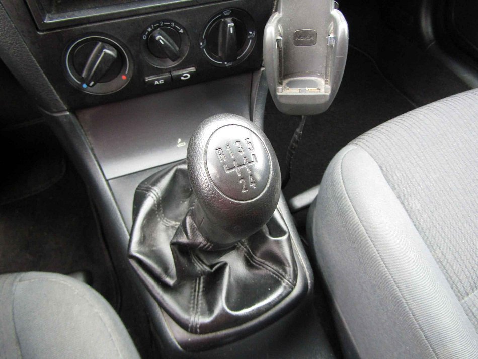 Škoda Octavia 1.6 MPi  Tour
