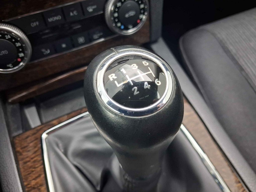 Mercedes-Benz Třída C 2.5i Elegance C230