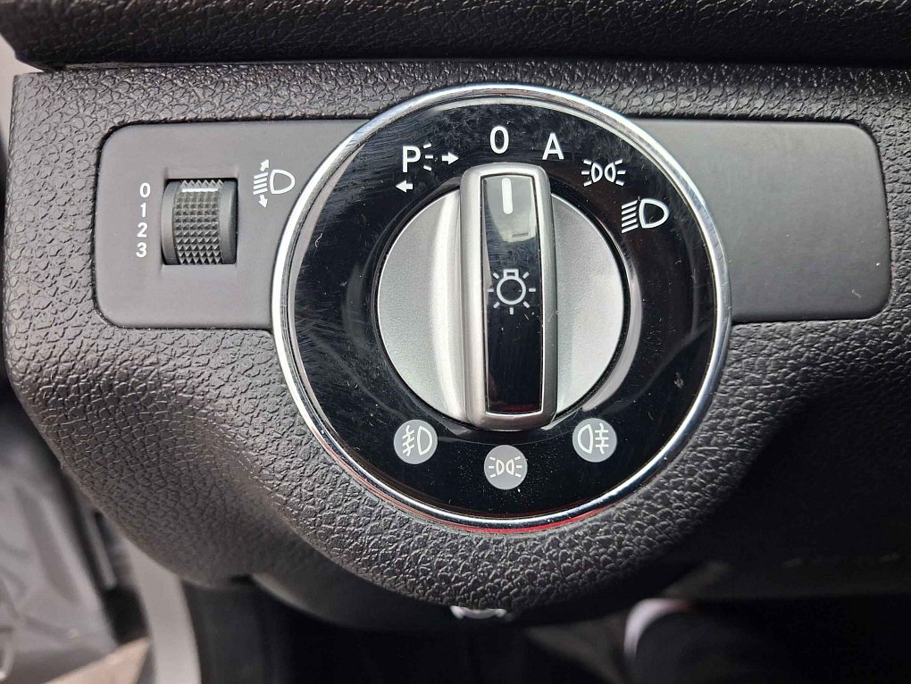Mercedes-Benz Třída C 2.5i Elegance C230