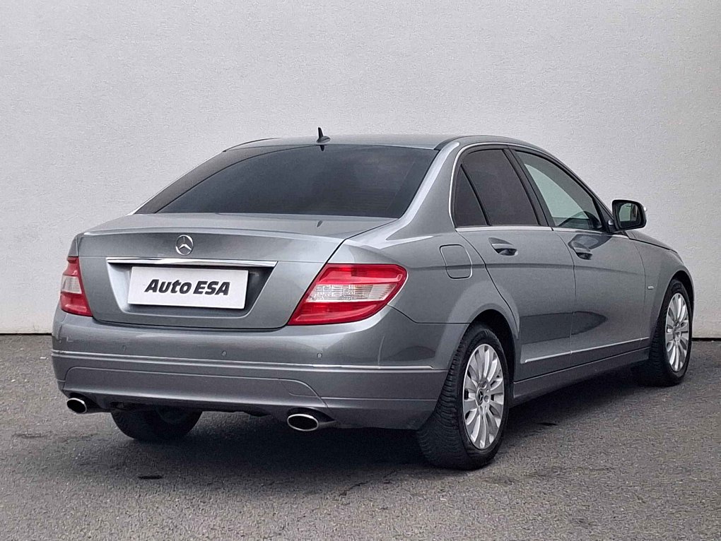 Mercedes-Benz Třída C 2.5i Elegance C230