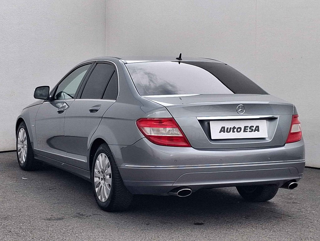 Mercedes-Benz Třída C 2.5i Elegance C230