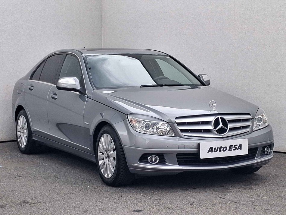 Mercedes-Benz Třída C 2.5i Elegance C230