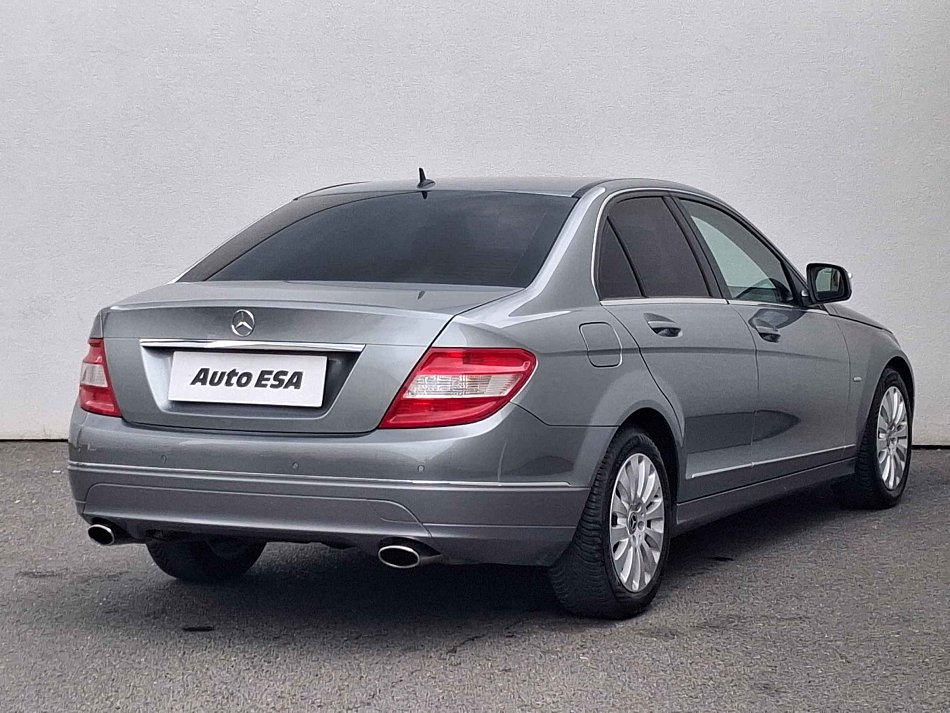 Mercedes-Benz Třída C 2.5i Elegance C230