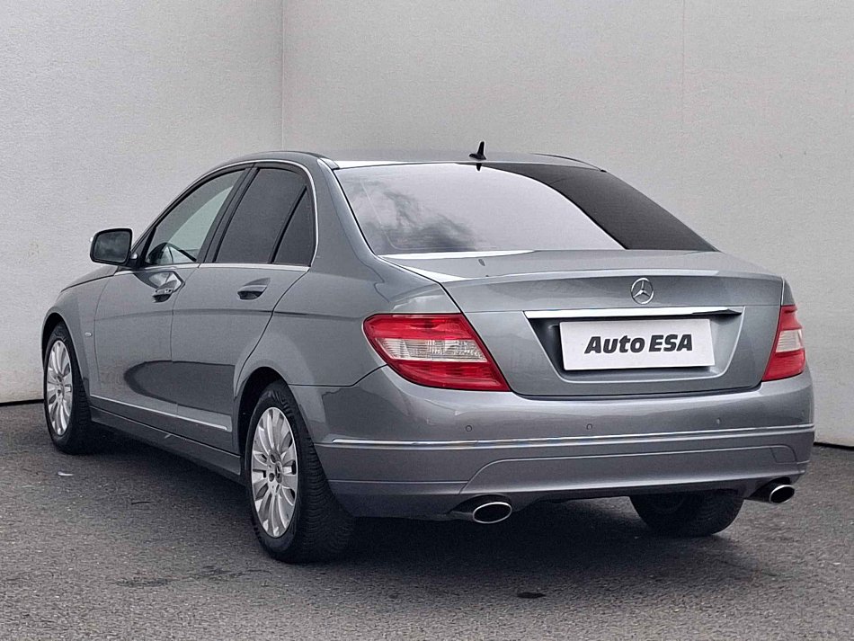 Mercedes-Benz Třída C 2.5i Elegance C230