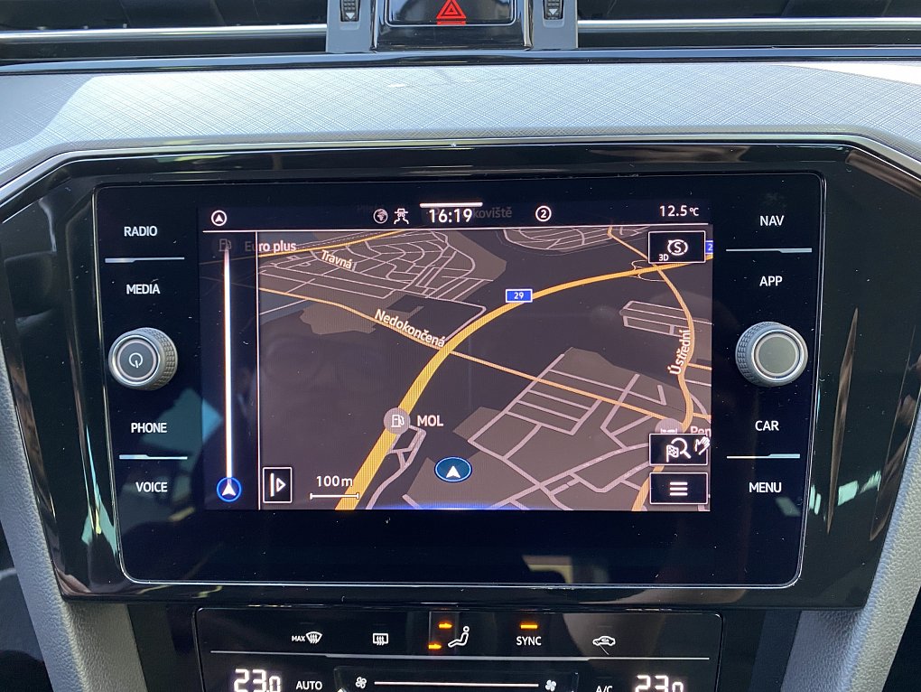 Volkswagen Passat 2.0TDi Business