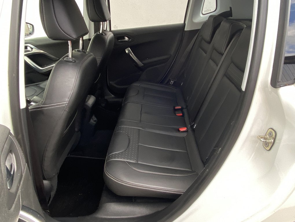 Peugeot 2008 1.6i Allure