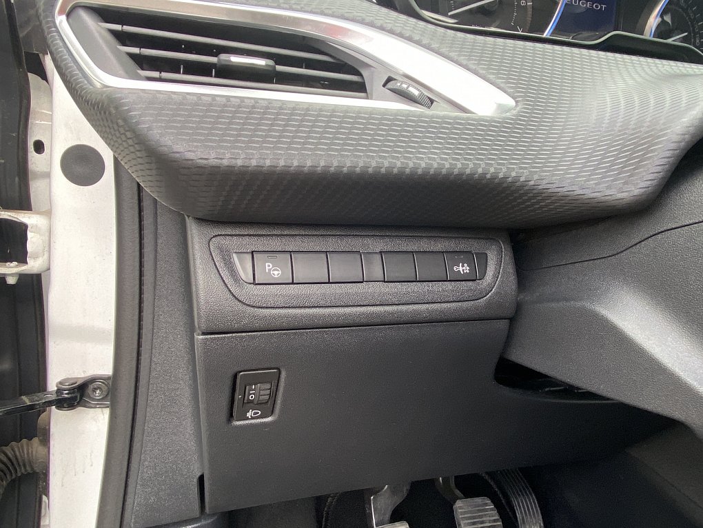 Peugeot 2008 1.6i Allure