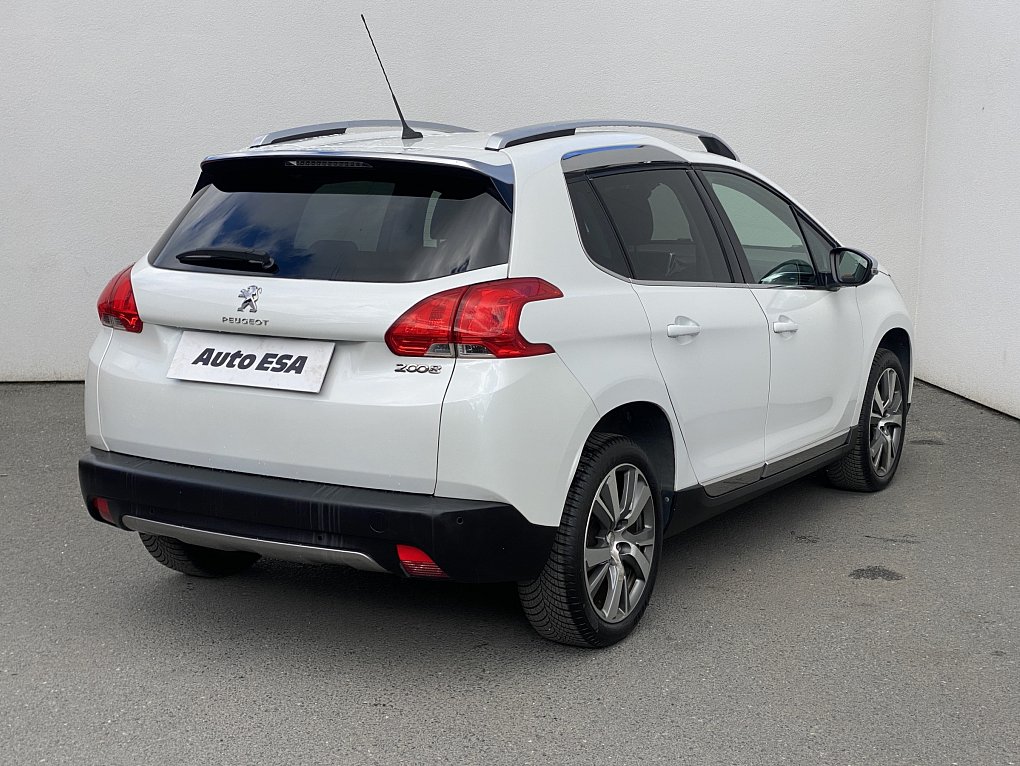 Peugeot 2008 1.6i Allure