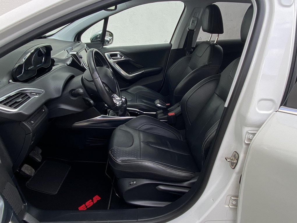 Peugeot 2008 1.6i Allure