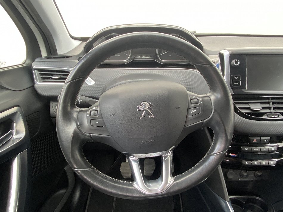 Peugeot 2008 1.6i Allure