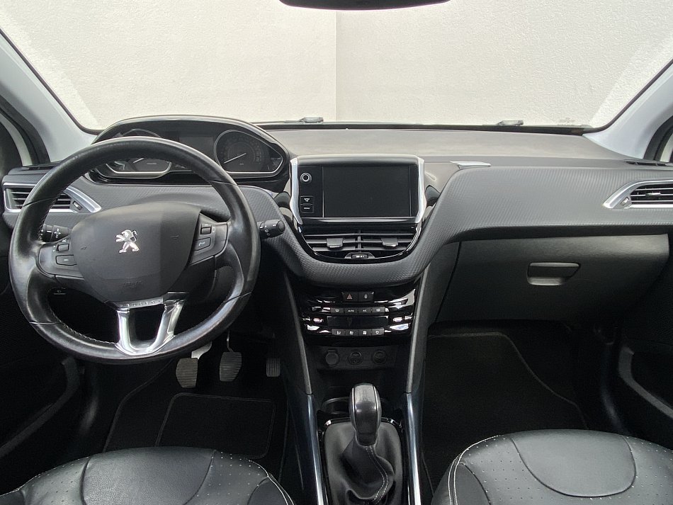 Peugeot 2008 1.6i Allure
