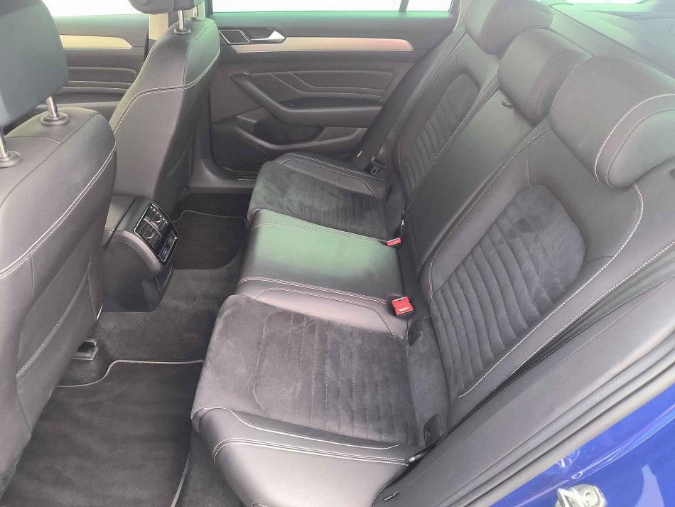 Volkswagen Passat 2.0TDi R-Line