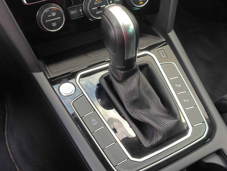 Volkswagen Passat 2.0TDi R-Line