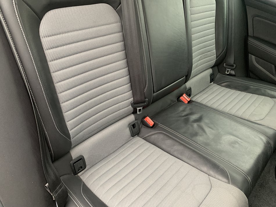 Volkswagen Passat 2.0 TDi R-Line