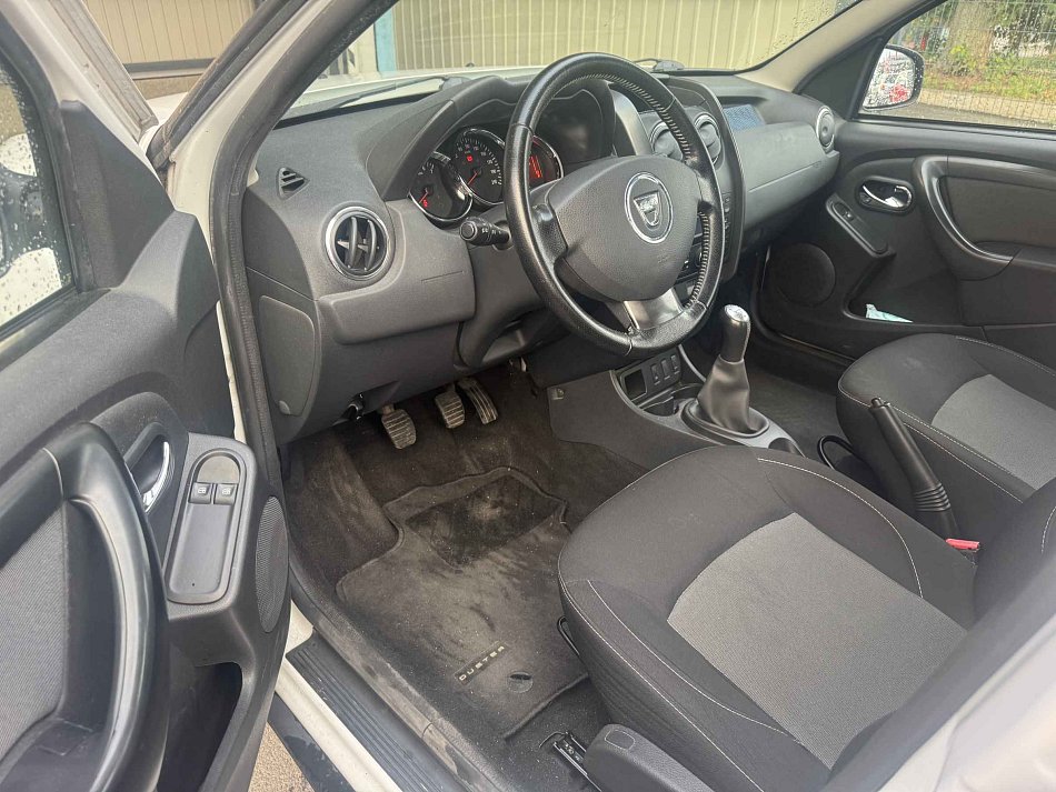 Dacia Duster 1.6 i 