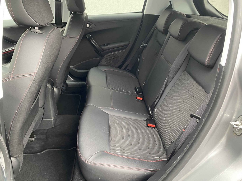 Peugeot 208 1.2 PT GT Line