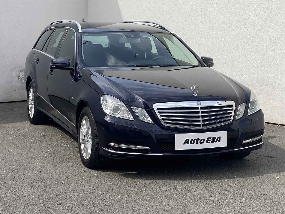 Mercedes-Benz Třída E 2.2 CDi Elegance E250