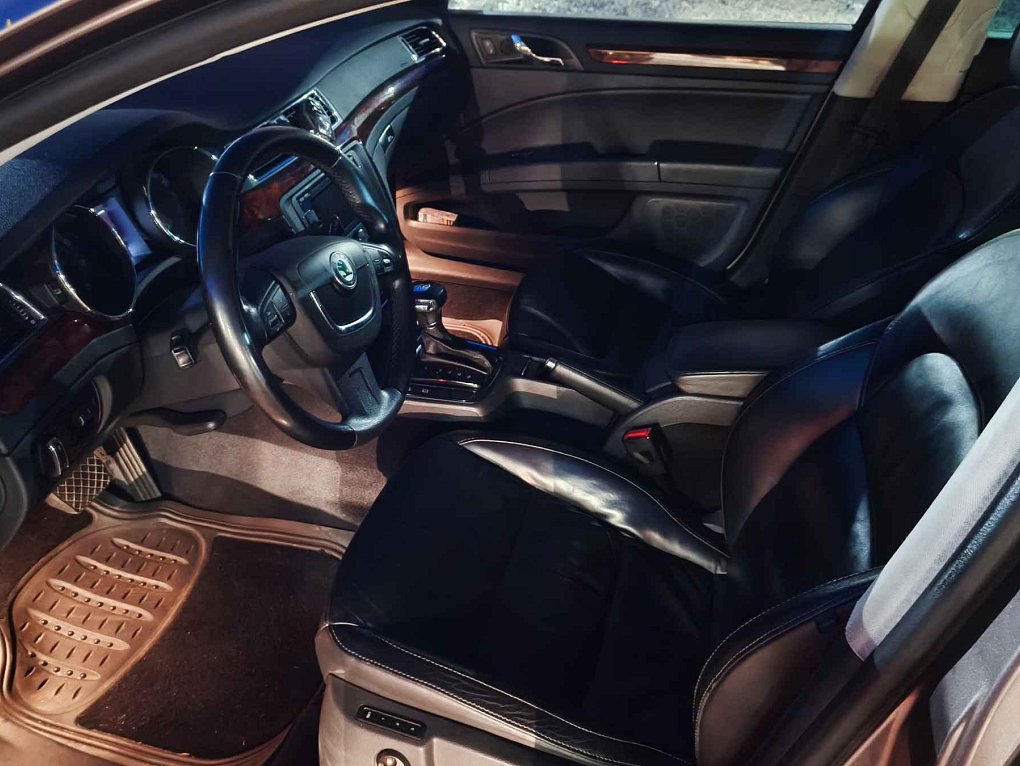 Škoda Superb II 3.6 FSi  4x4