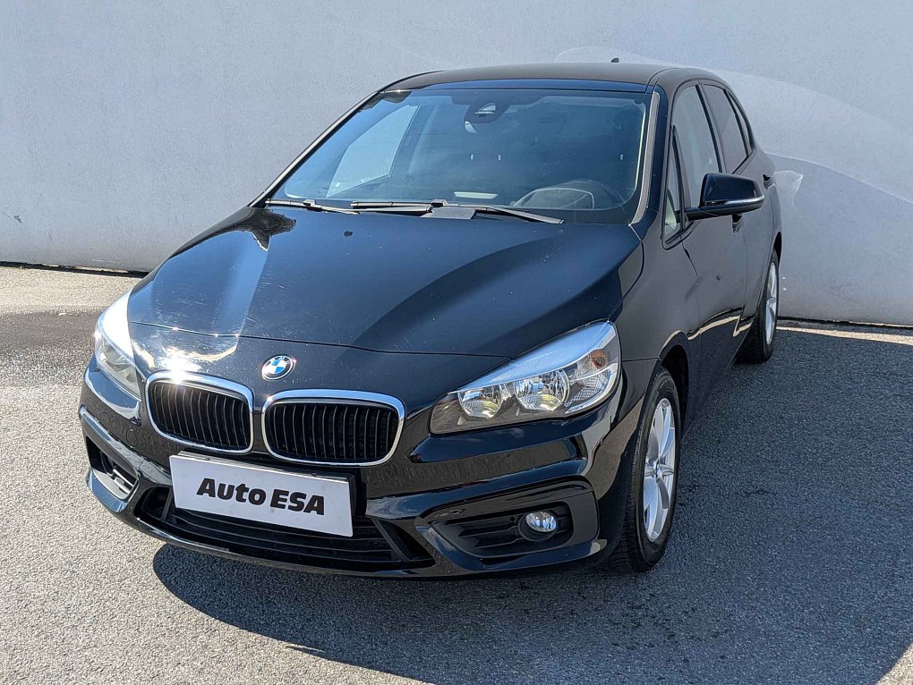 BMW Řada 2 1.5 i  218i
