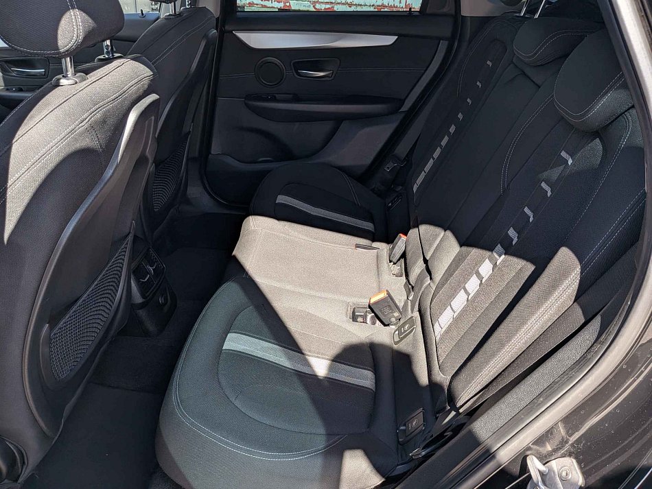 BMW Řada 2 1.5 i  218i