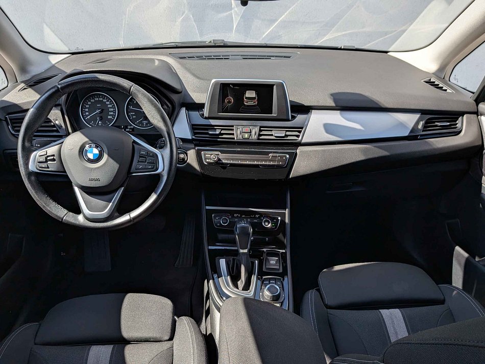 BMW Řada 2 1.5 i  218i