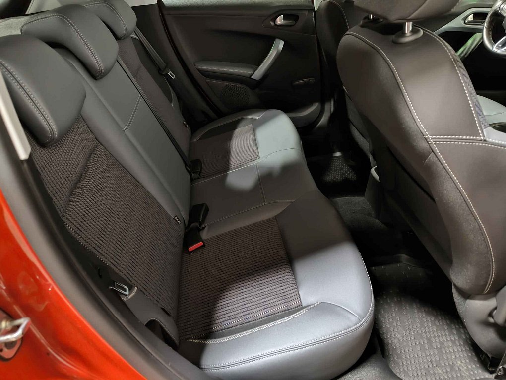 Peugeot 208 1.2i 