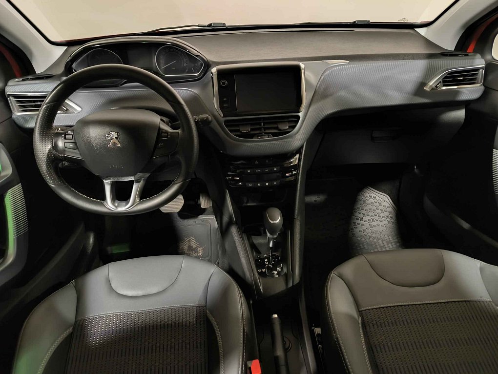 Peugeot 208 1.2i 