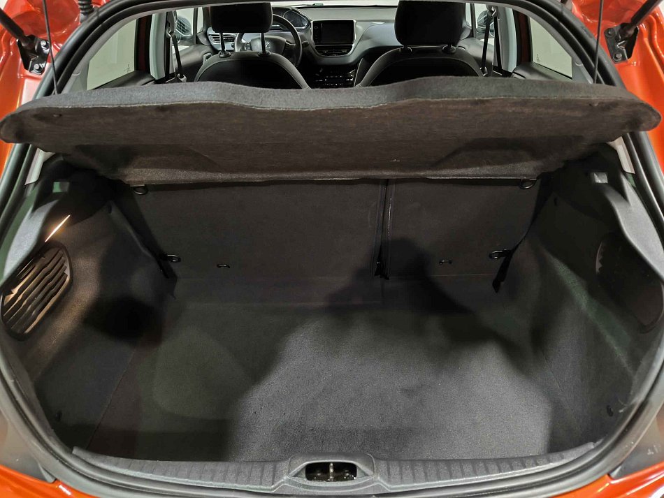 Peugeot 208 1.2i 