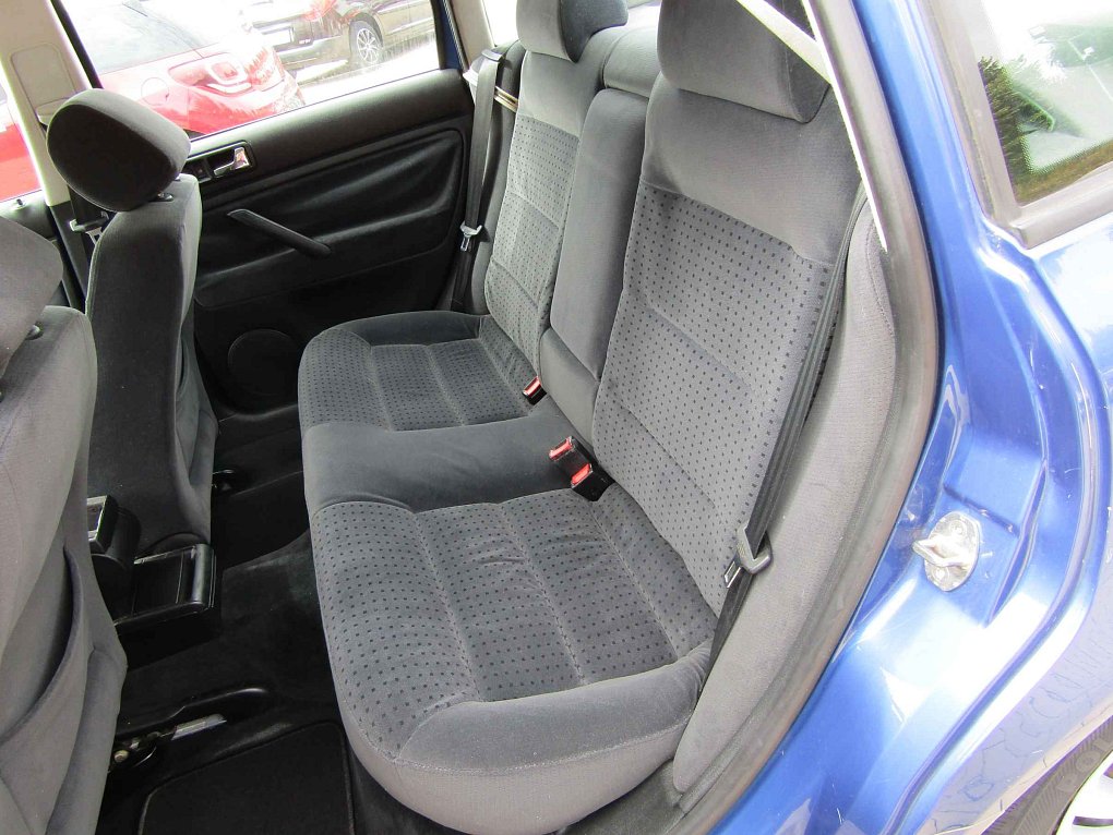 Volkswagen Passat 1.6 i 