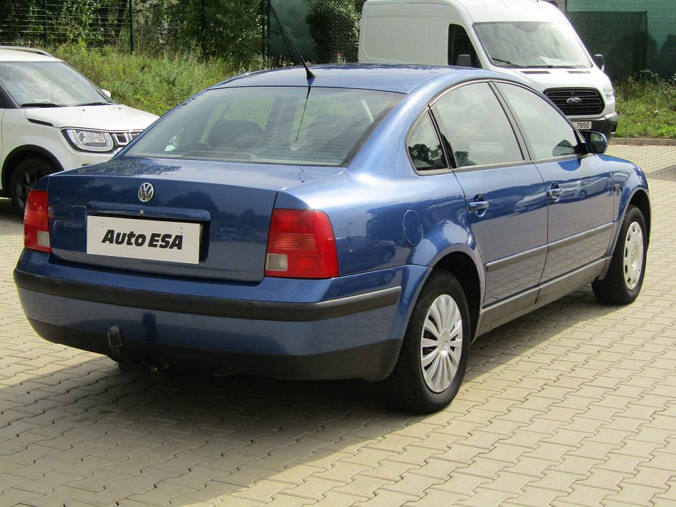 Volkswagen Passat 1.6 i 