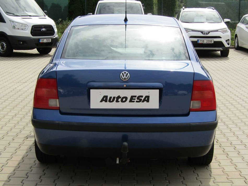 Volkswagen Passat 1.6 i 