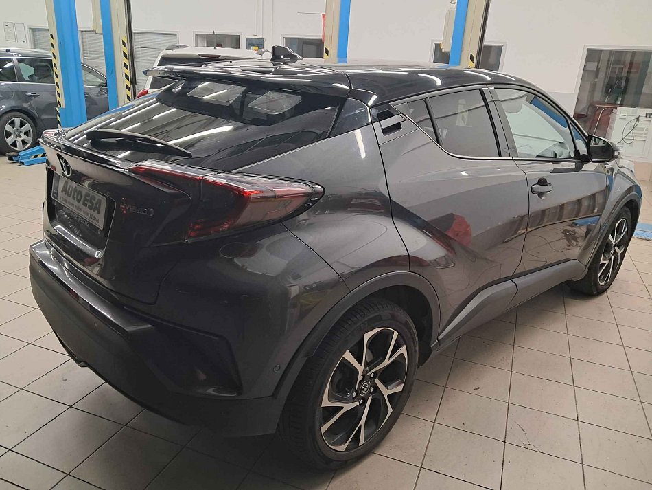 Toyota C-HR 1.8 Hybrid 